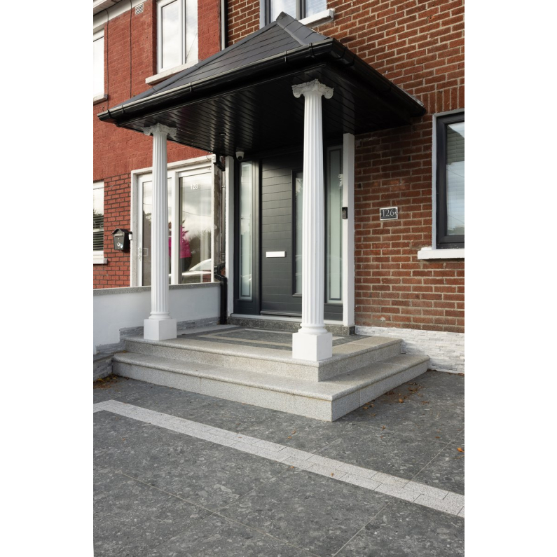 Silver Granite Corner, Bullnose Edge, Flamed, 33x33x4cm