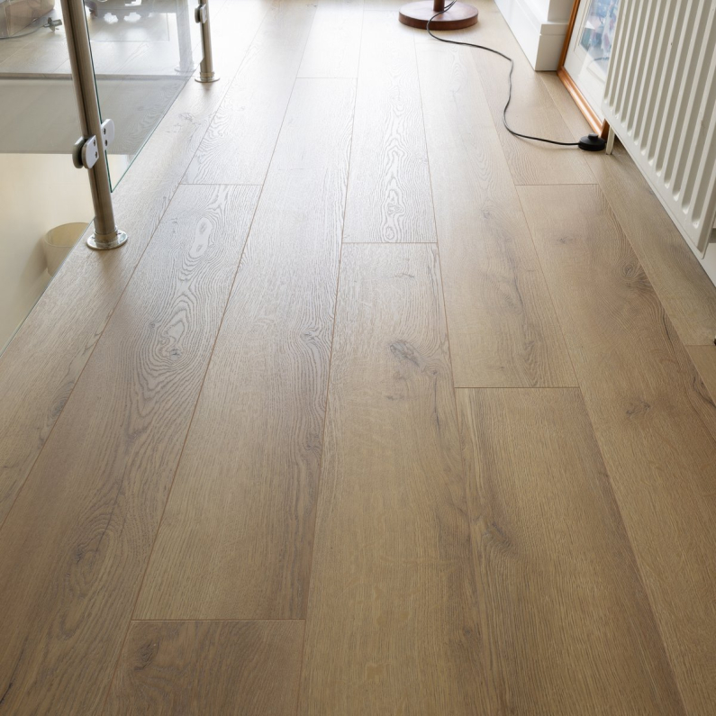 Laminate Flooring - 12mm Mammut 4V AC5 Mountain Oak Nature 184.5x18.8cm