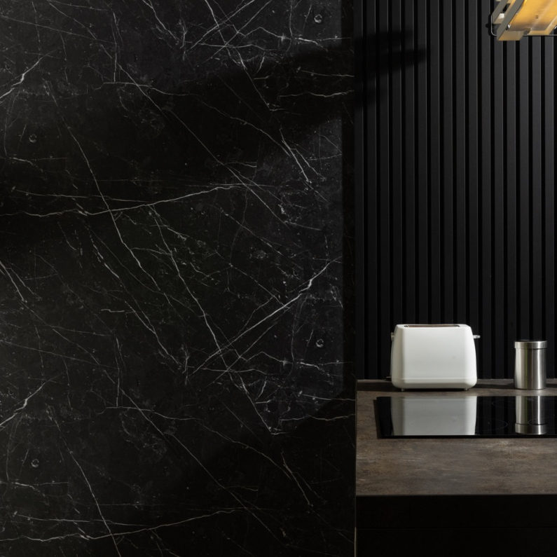 UV Marble Sheet Nero 244x122cm