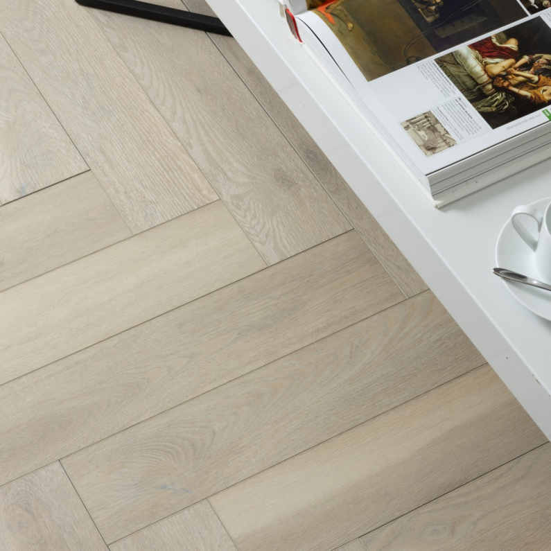SPC Vinyl Flooring Herringbone - Clover Oak 60x12.5cm