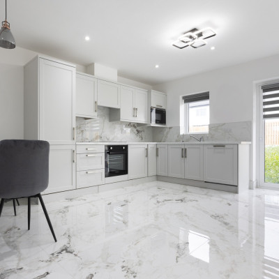 White Jaguar Marble-Effect Gloss Porcelain Tile 120x60cm