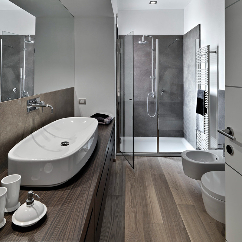 Durable Laminate Wood Flooring - Perfect for Moisture-Prone Bathrooms