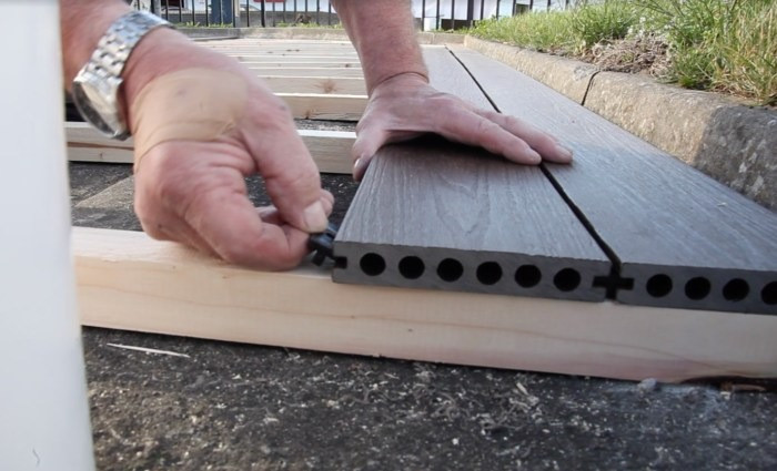 How to lay down decking