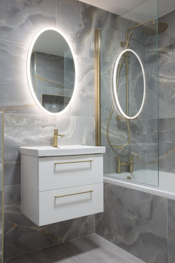 Benefits of Bathroom Mirrors
