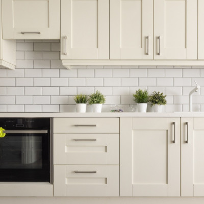 Metro White Bevelled Ceramic Gloss Tile 20x10cm