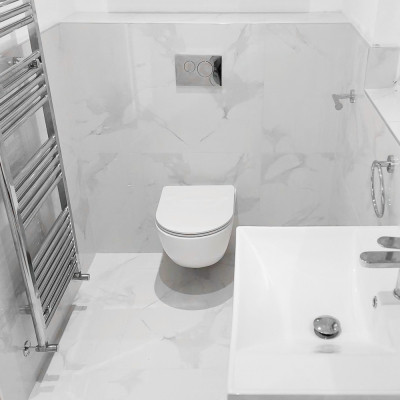Statuario Light Marble-Effect Gloss Porcelain Tile 60x60cm
