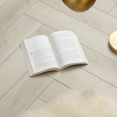SPC Vinyl Flooring Herringbone - Dakota Oak 60x12.5cm