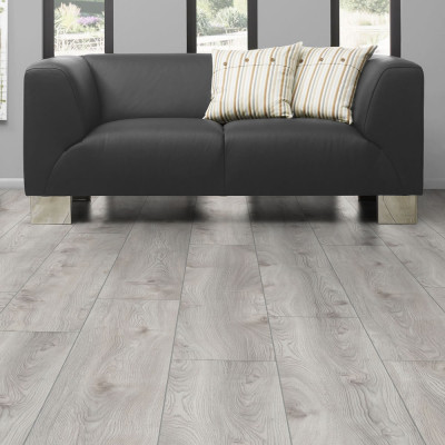 Laminate Flooring - 10mm Mammut Plus 4V AC5 Macro Oak White 185x24cm