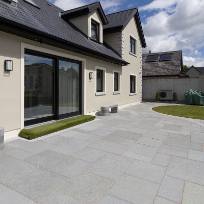 Kota Grey Limestone Paving Hand-Cut, Calibrated Patio Pack 15.12m²