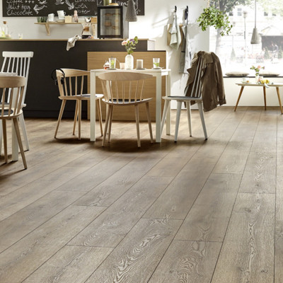 Laminate Flooring - 10mm Mammut Plus 4V AC5 Mountain Oak Brown 185x24cm