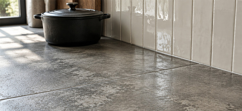 Choose kitchen tiles that stay stylish for decades: a practical framework covering porcelain, colour, grout, and layout. Includes a sample testing method and PEI rating advice. Learn how to pick tiles that won't date your kitchen.